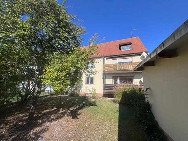Immobilie in Veitsbronn - 3 Familienhaus mit Doppelgarage und Garten - Bild 0