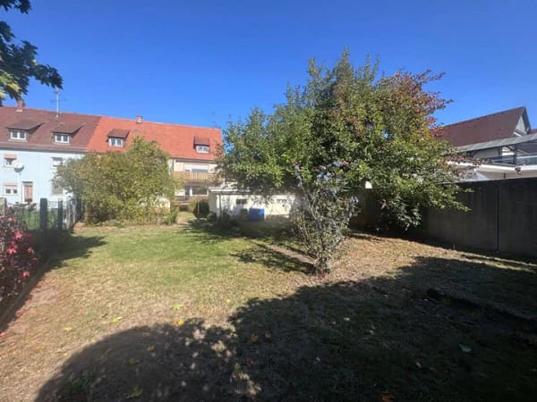 Immobilie in Veitsbronn - 3 Familienhaus mit Doppelgarage und Garten - Bild 4