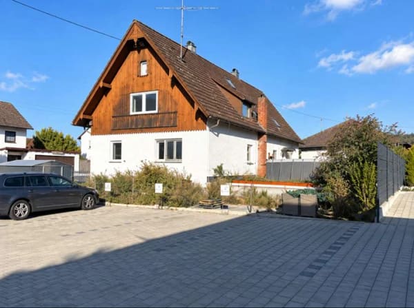 Immobilie in Dürrlauingen - Zweifamilienhaus mit viel Platz und Potenzial - ideal für Handwerker und Familien - Bild 0