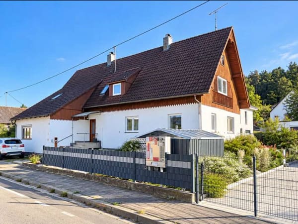 Immobilie in Dürrlauingen - Zweifamilienhaus mit viel Platz und Potenzial - ideal für Handwerker und Familien - Bild 1