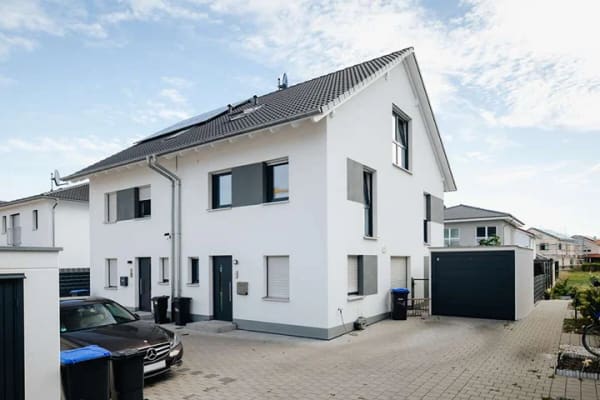 Immobilie in Wyhl - Neubau-Doppelhaushälfte mit hochwertiger Ausstattung in Wyhl am Kaiserstuhl - Bild 0