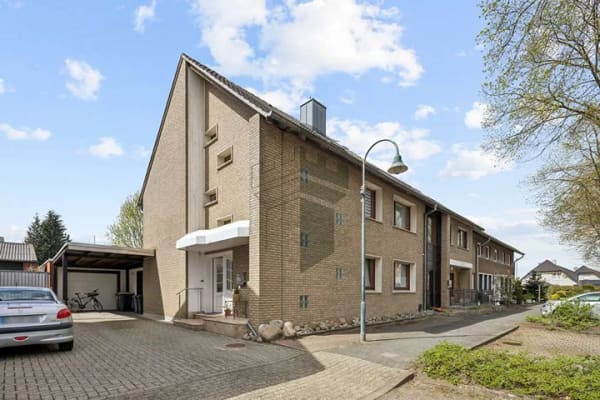 Immobilie in Lingen (Ems) - BIENE: MFH mit einzigartiger EG-Wohnung - Mehrgenerationen/ Kapitalanlage, hier ist alles möglich - Bild 1