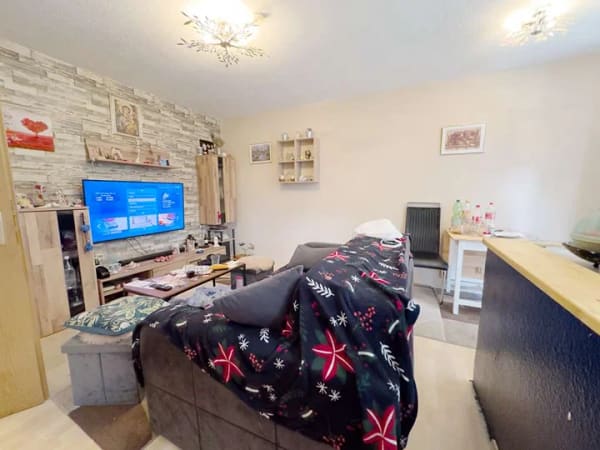 Immobilie in Plochingen - Attraktive 2-Zimmer-Wohnung mit Südterrasse und TG-Stellplatz - Bild 1