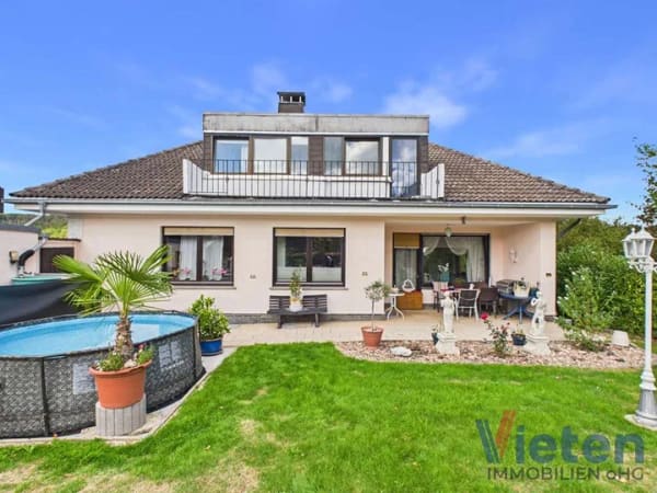 Immobilie in Schleiden - Zuhause mit Weitblick – Zweifamilienhaus mit traumhaftem Eifelblick und geschützter Terrasse - Bild 0