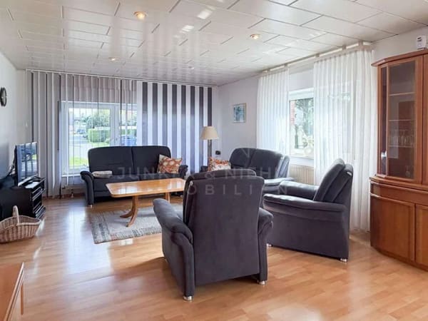 Immobilie in Augustdorf - Familienfreundliches Einfamilienhaus mit Garage und Garten in Augustdorf - Bild 1