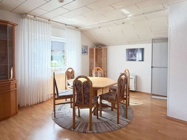Immobilie in Augustdorf - Familienfreundliches Einfamilienhaus mit Garage und Garten in Augustdorf - Bild 2