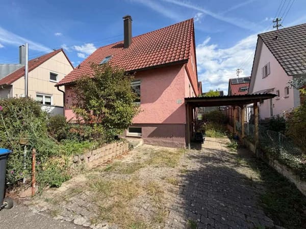 Immobilie in Winnenden - Einfamilienhaus mit großem Grundstück in guter Lage von Winnenden – ideal für Sanierer - Bild 3
