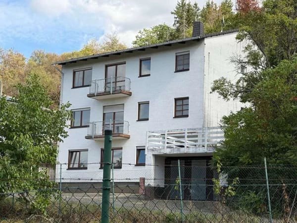 Immobilie in Alsenz - 1999 erbautes Drei-Familien-Haus mit 4 Stellplätzen in ruhiger Lage von Alsenz. - Bild 0