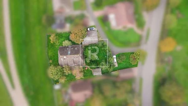 Immobilie in Sankt Margarethen - Elbblick statt Fernsehen: Familienhaus mit 11 Zimmern und 1.388 m² Grundstück direkt am Deich - Bild 1