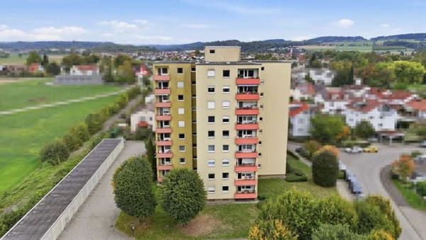 Immobilie in Baienfurt - Panorama-Wohnen im 8. OG! Helle, bezugsfreie 2-Zimmer-Wohnung in Baienfurt! - Bild 2