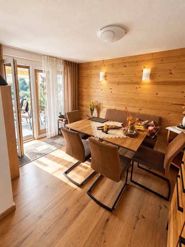 Immobilie in Wernberg-Köblitz - Doppelhaushälfte mit unverbaubarem Burgblick, 2 Wintergärten & großem Grundstück - Bild 1
