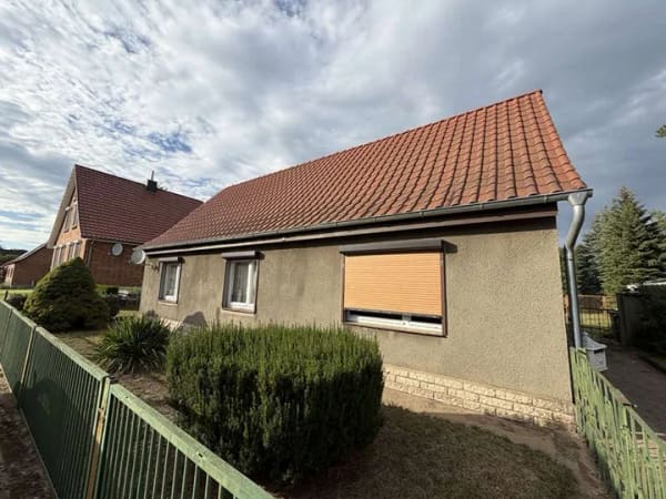 Immobilie in Groß Laasch - Freistehendes Einfamilienhaus mit Sanierungsbedarf auf traumhaft großem Gartengrundstück - Bild 0