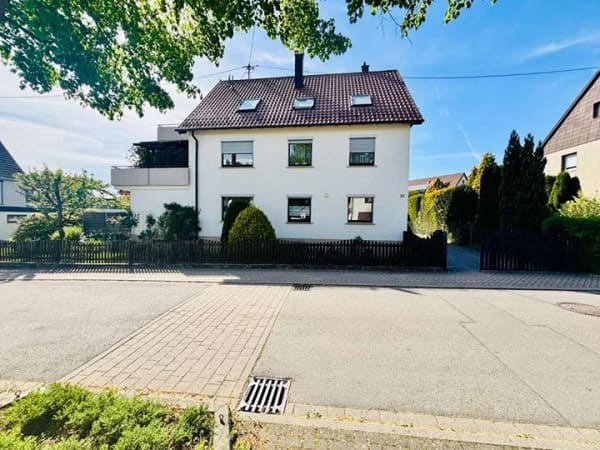 Immobilie in Schönaich - Platz für heute und Potenzial für morgen – 3-Familienhaus mit viel Platz und Bebauungsmöglichkeit - Bild 2