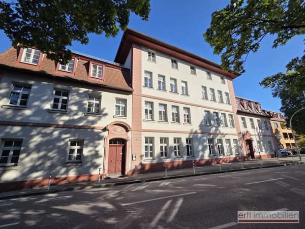 Immobilie in Schwabach - * KAPITALANLAGE  in einem BAUDENKMAL *
vermietete 2 Zi-DG-Wohnung in zentraler und naturnaher Lage - Bild 1