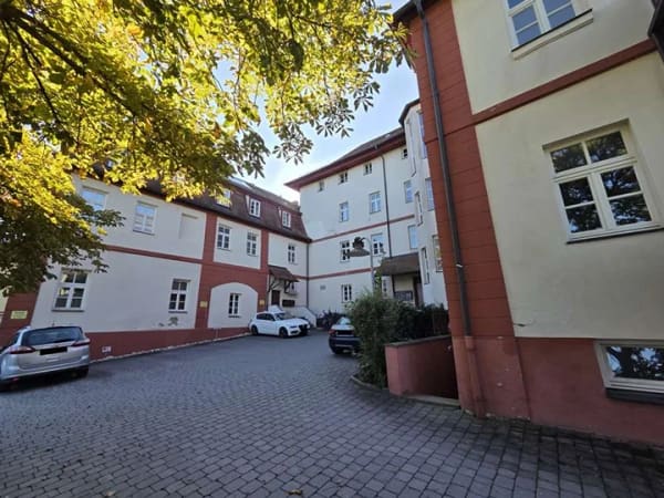 Immobilie in Schwabach - * KAPITALANLAGE  in einem BAUDENKMAL *
vermietete 2 Zi-DG-Wohnung in zentraler und naturnaher Lage - Bild 4