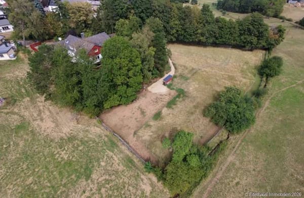 Immobilie in Nettersheim - Zingsheim: Wohnanwesen, Tierhaltung, ca. 300 m² Wohnfläche,  6.532 m² Grundstück, Ortsrandlage ... - Bild 2
