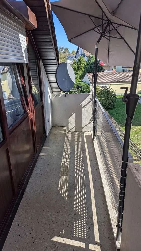 Immobilie in Ehrenkirchen - Ruhig & bahnhofsnah: Vermietete 3 ZW mit Garage & Ost-Balkon in Norsingen - Bild 2