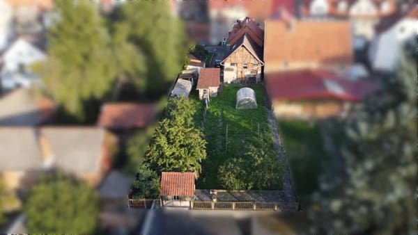 Immobilie in Vacha - Fachwerkhaus mit Anbau, 2 Garagen u. 850 m² Grst. mit Stadtmauerflair in Vacha zu verkaufen - Bild 2