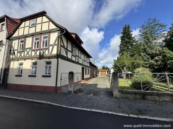 Immobilie in Vacha - Fachwerkhaus mit Anbau, 2 Garagen u. 850 m² Grst. mit Stadtmauerflair in Vacha zu verkaufen - Bild 3