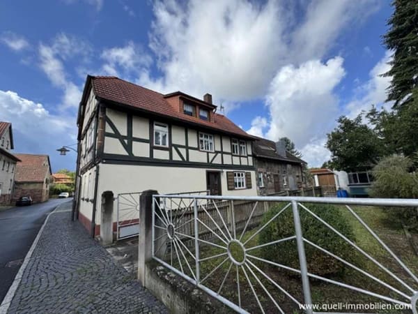 Immobilie in Vacha - Fachwerkhaus mit Anbau, 2 Garagen u. 850 m² Grst. mit Stadtmauerflair in Vacha zu verkaufen - Bild 4