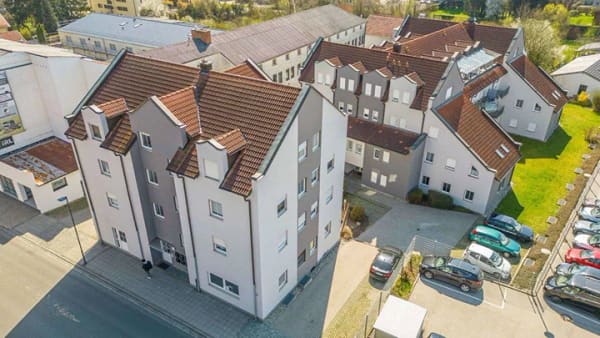 Immobilie in Eggenfelden - Schöne Wohnung mit Aufzug, ca. 70 m²  WNF. und Tiefgarage für Kapital-/Privatnutzung in Eggenfelden - Bild 2