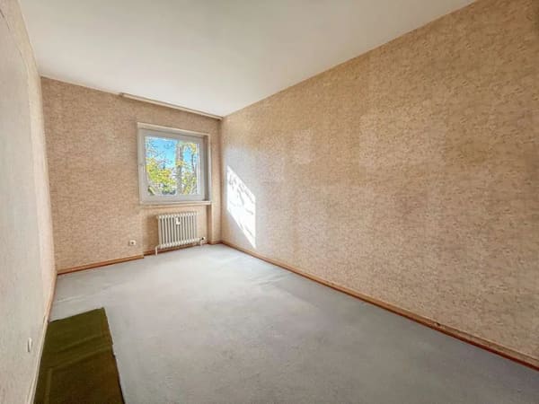 Immobilie in Kronberg - Raum für Ideen - 3-Zimmer-Wohnung mit Balkon und Renovierungspotenzial in Kronberg-Schönberg - Bild 0