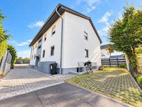 Immobilie in Eimeldingen - Wohnen mit Pool und Mieteinnahmen – vielseitiges Mehrfamilienhaus in Eimeldingen - Bild 0