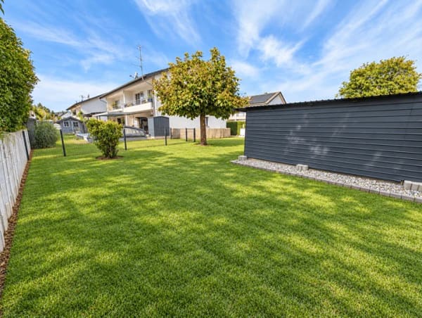 Immobilie in Eimeldingen - Wohnen mit Pool und Mieteinnahmen – vielseitiges Mehrfamilienhaus in Eimeldingen - Bild 1