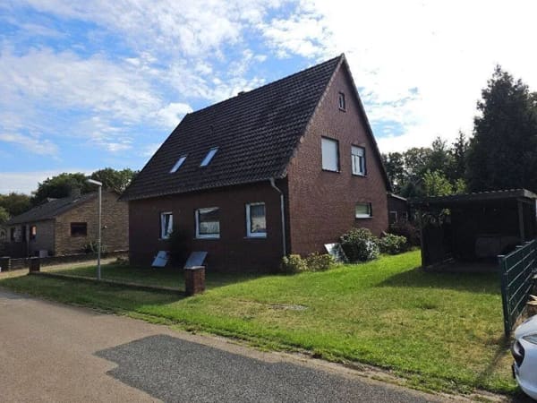 Immobilie in Eystrup - Einfamilienhaus mit Einliegerwohnung und Vollkeller in Eystrup zu verkaufen - Bild 0