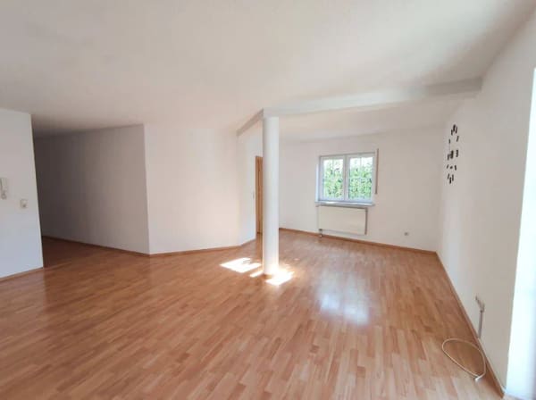 Immobilie in Kettig - Wie im eigenen Haus - großzügige 114 qm Wohnung mit Terrasse, Garten und Tiefgarage in Kettig - Bild 2