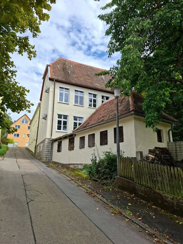 Immobilie in Heidenheim - Großzügig Wohnen in der alten Schule von Hechlingen - Bild 3