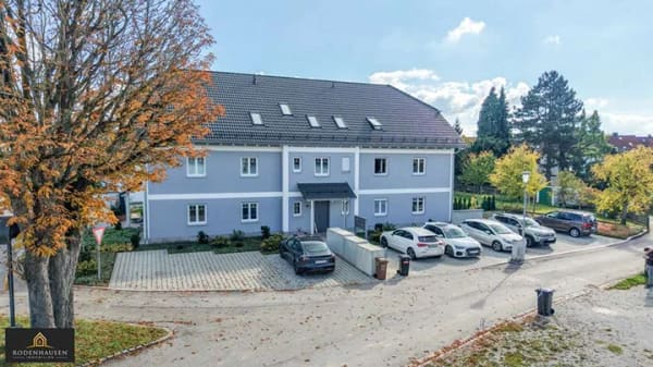 Immobilie in Adelshofen - Sofort bezugsfrei: Neuwertige und großzügige 2-Zimmerwohnung in ruhiger Lage von Adelshofen - Bild 2