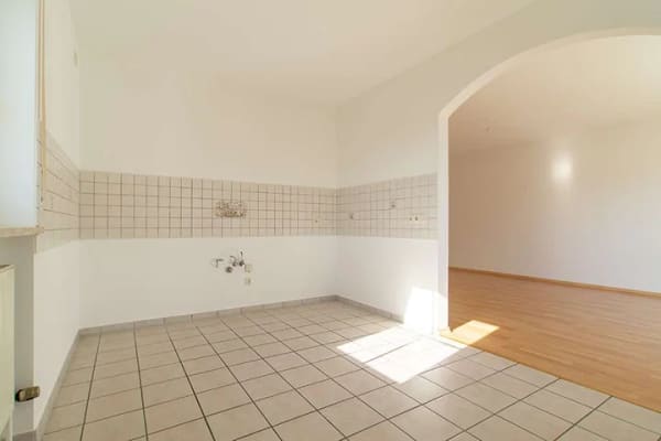 Immobilie in Reichertshofen - Ankommen & Durchatmen: Helle 3-Zimmer-Wohnung mit Süd-Balkon + Garage + ideal auch für Pendler - Bild 1