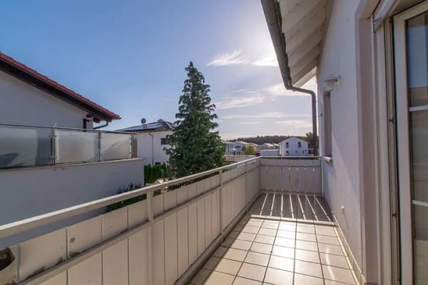 Immobilie in Reichertshofen - Ankommen & Durchatmen: Helle 3-Zimmer-Wohnung mit Süd-Balkon + Garage + ideal auch für Pendler - Bild 2