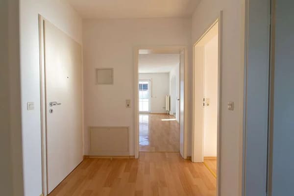 Immobilie in Reichertshofen - Ankommen & Durchatmen: Helle 3-Zimmer-Wohnung mit Süd-Balkon + Garage + ideal auch für Pendler - Bild 3