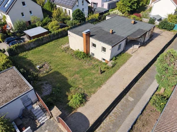 Immobilie in Mainhausen - Großzügiger Bungalow auf großem Grundstück – solide Substanz und außergewöhnliches Platzangebot - Bild 0