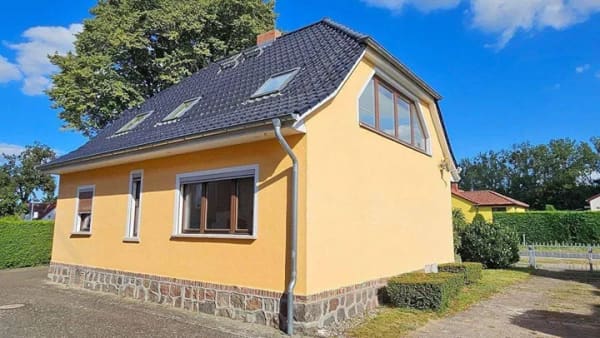 Immobilie in Boldekow - Für Sie und Ihre Pläne! Haus, Scheune, Wiese und Garten! - Bild 1