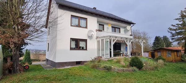 Immobilie in Adelsdorf - FIF - Mehrgenerationen oder Mehrfamilienhaus  - 3 abgeschlossenen Wohnungen in unverbaubarer Lage von Adelsdorf - Bild 1