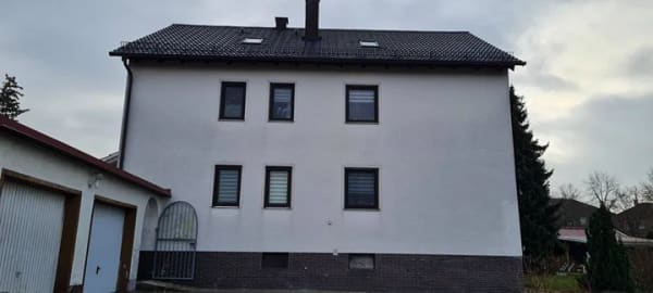 Immobilie in Adelsdorf - FIF - Mehrgenerationen oder Mehrfamilienhaus  - 3 abgeschlossenen Wohnungen in unverbaubarer Lage von Adelsdorf - Bild 2