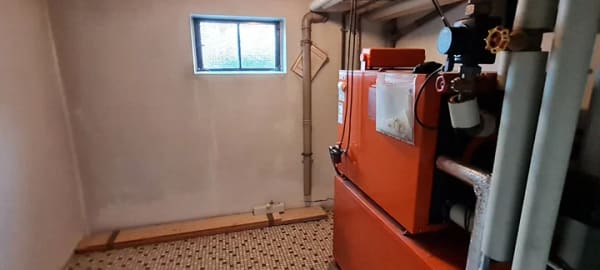 Immobilie in Adelsdorf - FIF - Mehrgenerationen oder Mehrfamilienhaus  - 3 abgeschlossenen Wohnungen in unverbaubarer Lage von Adelsdorf - Bild 4