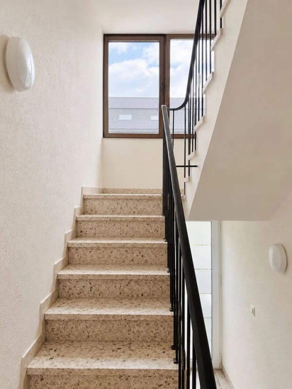 Immobilie in Bad Friedrichshall - Lichtdurchflutete Dachgeschosswohnung mit Maisonettebene, ca. 80 m² nutzbarer Fläche - Bild 4