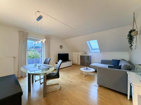 Immobilie in Frontenhausen - Kapitalanlage mit Perspektive: Charmante 2-Zimmer-Dachgeschosswohnung mit Süd-Balkon - Bild 0