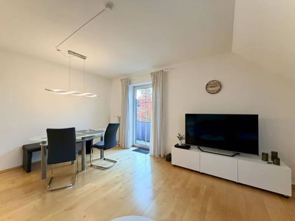 Immobilie in Frontenhausen - Kapitalanlage mit Perspektive: Charmante 2-Zimmer-Dachgeschosswohnung mit Süd-Balkon - Bild 1