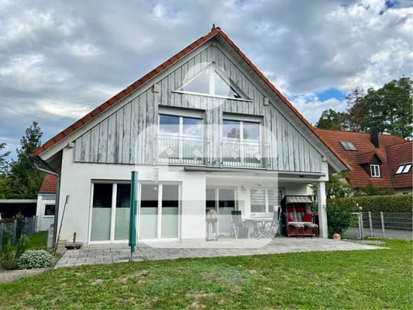Immobilie in Poxdorf - Wohnen mit Gefühl und Raum zum Leben...Exklusives Zweifamilienhaus in Poxdorf - Bild 0