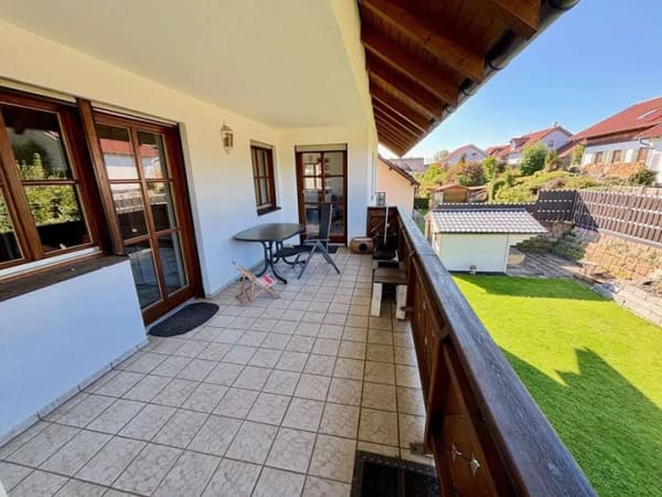 Immobilie in Tann - Großzügige 4-Zimmer-Wohnung im 1. Obergeschoss mit eigenem Gartenbereich in Tann - Bild 2