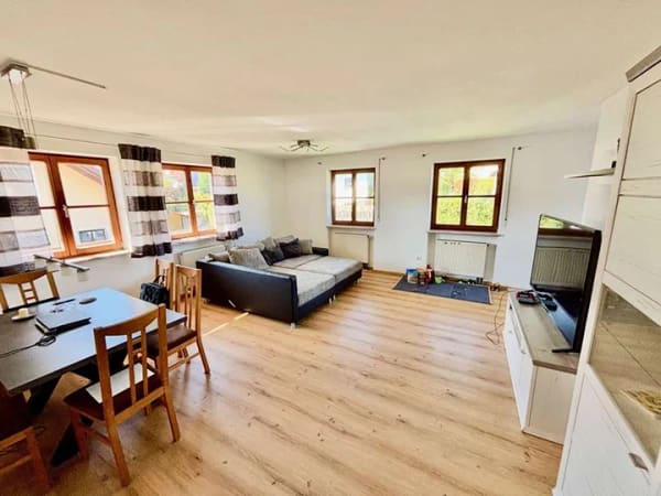 Immobilie in Tann - Großzügige 4-Zimmer-Wohnung im 1. Obergeschoss mit eigenem Gartenbereich in Tann - Bild 3