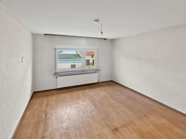 Immobilie in Taunusstein - Taunusstein-Watzhahn: Einfamilienhaus mit viel Platz und Nebenflächen - Bild 2
