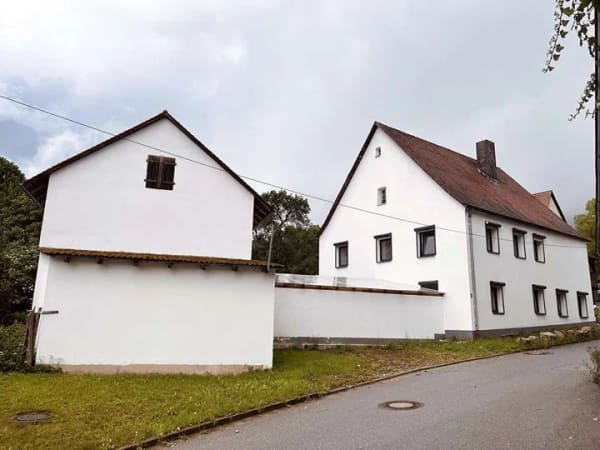 Immobilie in Altdorf bei Nürnberg - Einfamilienhaus/Bauernhaus mit Werkstatt, großem Grundstück, Scheune & Stall - Bild 0