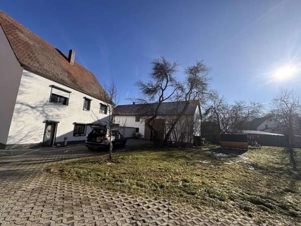 Immobilie in Altdorf bei Nürnberg - Einfamilienhaus/Bauernhaus mit Werkstatt, großem Grundstück, Scheune & Stall - Bild 1