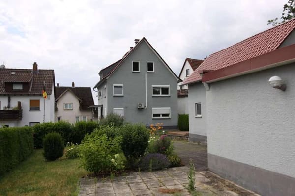 Immobilie in Hungen - Hungen: Einfamilienhaus mit ca. 205m² Wohnfläche auf ca. 739m² Traumgrundstück - Bild 2